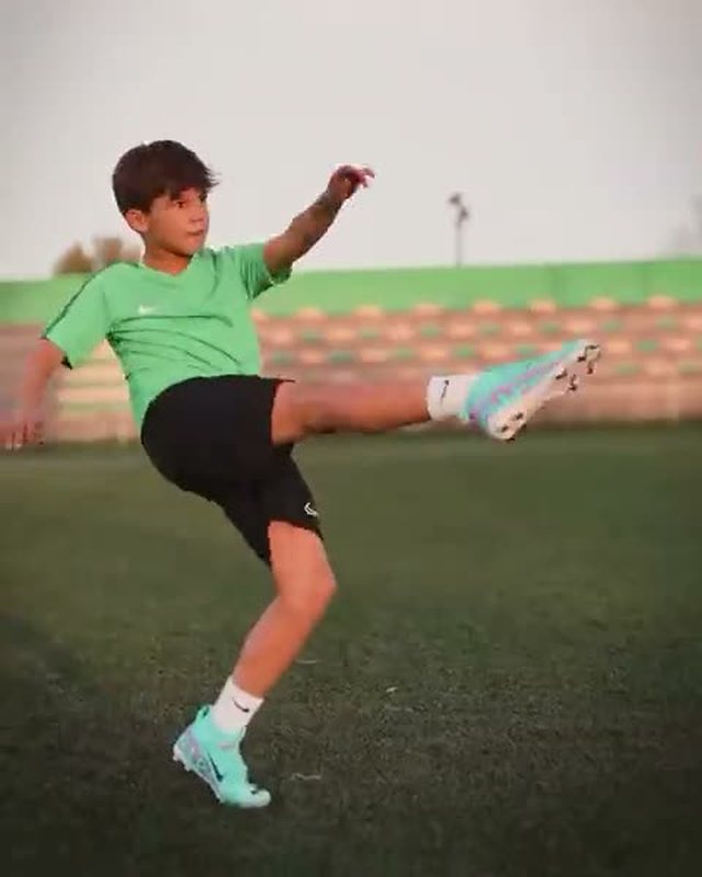 Nino entrenando en Royal Camp